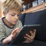 Figli e tecnologia: come comportarsi